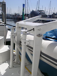 Transom-Davit Compression Pull Posts